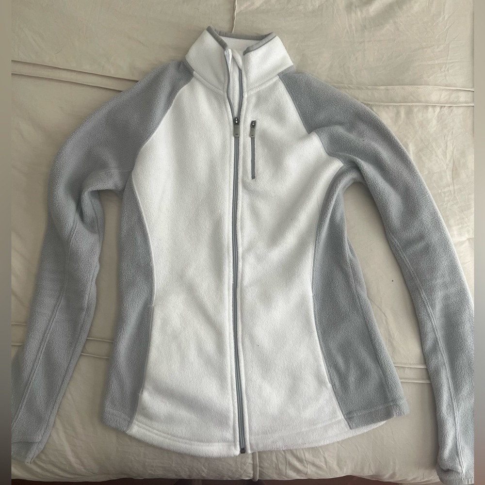 White workout sweatshirt